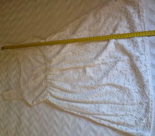 Vestido Blanco de Encaje Floral