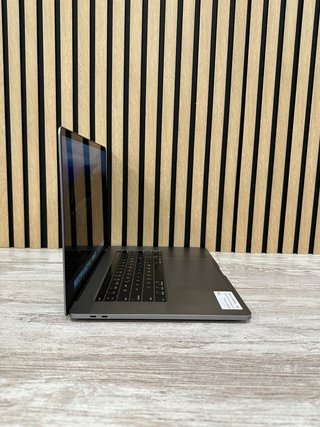 MacBook Pro 16" 2019 i9 16GB 500GB