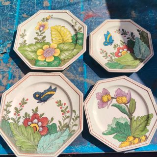 Set 4 Piatti Decorati Fiori Farfalle più 1