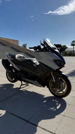 Yamaha TMAX 560 TECH MAX Maxi Scooter