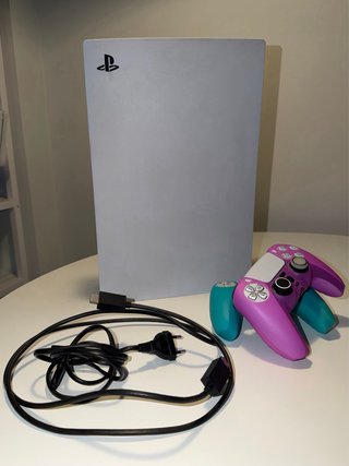 PlayStation 5 + dos mandos