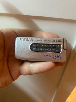 Mini Radio Portátil Aiwa CR-LA10 FM Estéreo