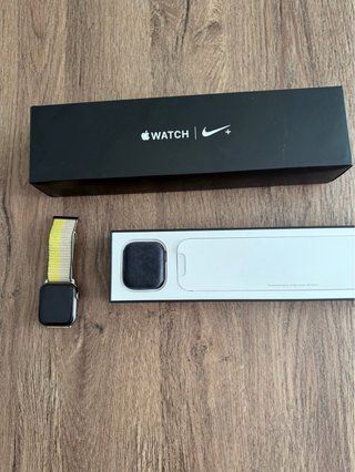 Apple Watch Series 4 44mm Nike+