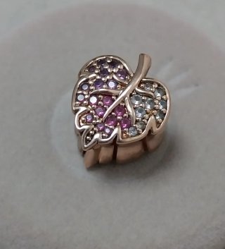 Charm Pandora Hoja oro rosa
