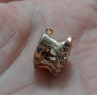 Charm Pandora Hoja oro rosa