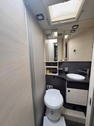 Autocaravana  Ford challenger 328 graphite premium