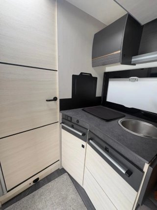 Autocaravana  Ford challenger 328 graphite premium