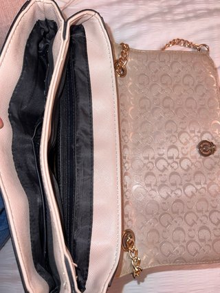 Bolso Guess Beige y Dorado