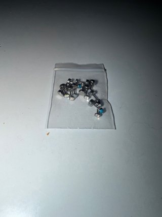 Pendientes pequeños con piedras