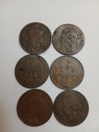35 Monedas Extranjeras curiosas y antiguas.