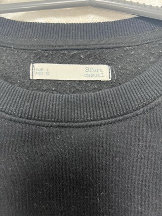 Sudadera Negra con Lentejuelas Sfera