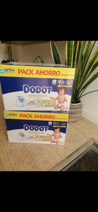 2 Packs de Fraldas Dodot Sensitive Tamanho 4+