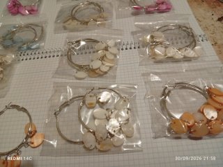 Lote de 24 pares de pendientes