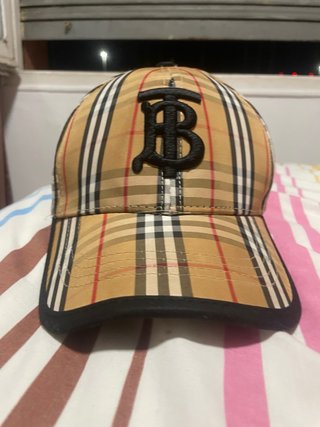 Gorra Burberry Beige con logo TB