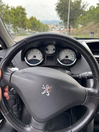 Peugeot 207 2006