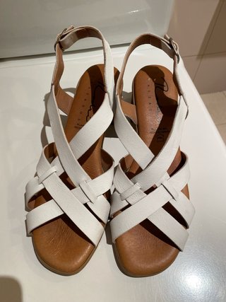 Sandalias de Piel Blanca