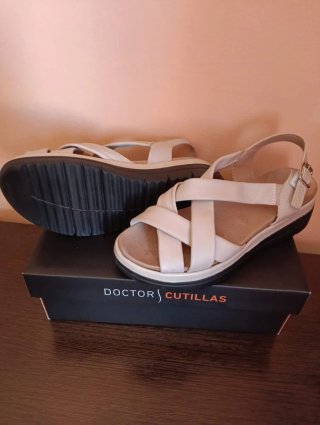 Sandalias Piel Doctor Cutillas Beige