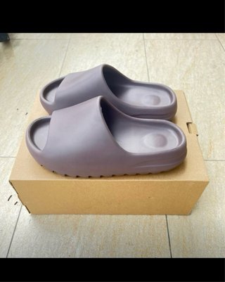 Chanclas Yeezy Negras