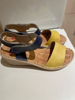 Sandalias de Piel Unisa