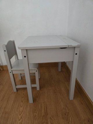 Escritorio y silla infantil