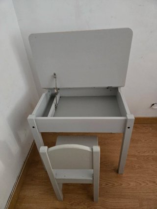 Escritorio y silla infantil