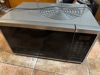 Microondas Samsung Gris