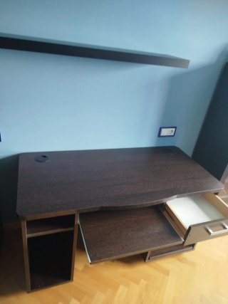 Mesa de escritorio de madera