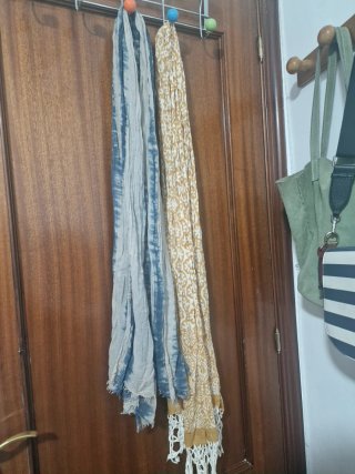 Dos fulares estampados