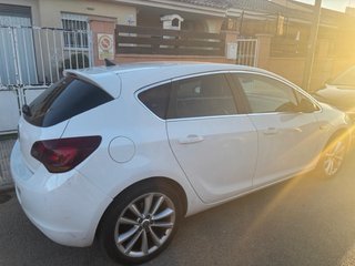 Opel Astra 2011
