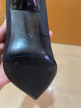 Zapatos de tacón Zara negros