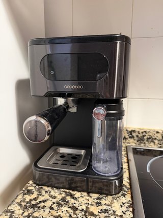Cafetera Cecotec Negra