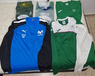 Lote de 5 prendas de baloncesto.