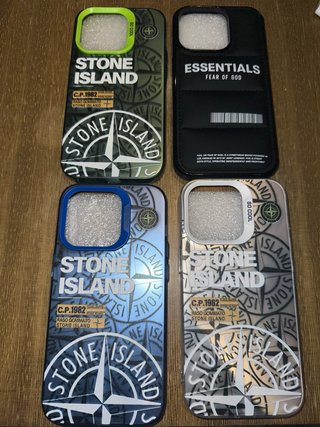 Fundas iPhone 14 Pro Stone Island y Essentials