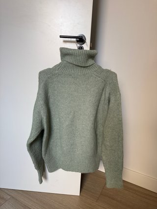 Jersey Zara verde cuello alto