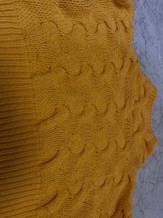 Jersey de punto grueso amarillo