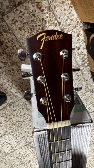 Guitarra Acústica Fender FA125 GOLPE TRASERO