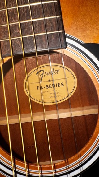 Guitarra Acústica Fender FA125 GOLPE TRASERO