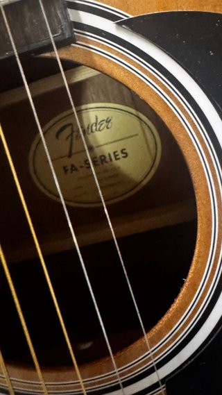 Guitarra Acústica Fender FA125 GOLPE TRASERO
