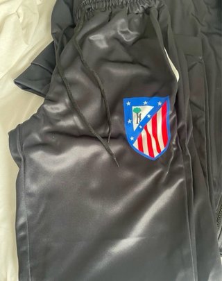 Chándal con escudo Atlético sin estrenar