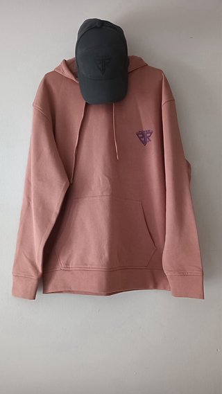 Sudadera Negra con Capucha