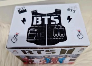 Caneca BTS com Caixa