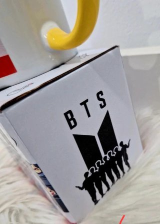 Caneca BTS com Caixa