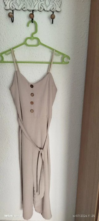 Mono beige con tirantes