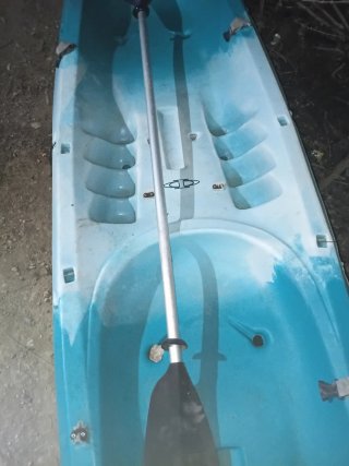Kayak Azul y Blanco
