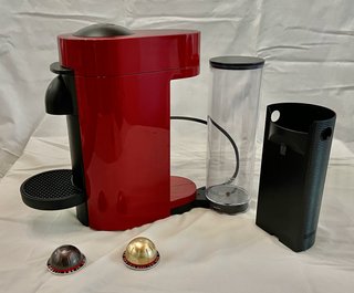 Cafetera Nespresso Vertuo De'Longhi Roja