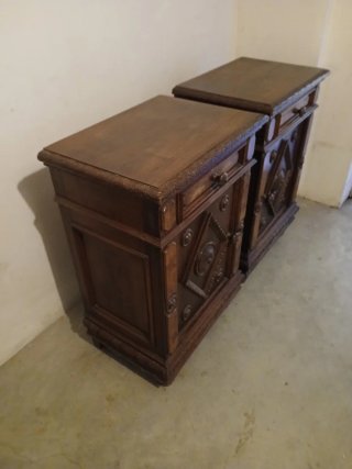 Coppia comodini/mobiletti vintage in legno intarsi