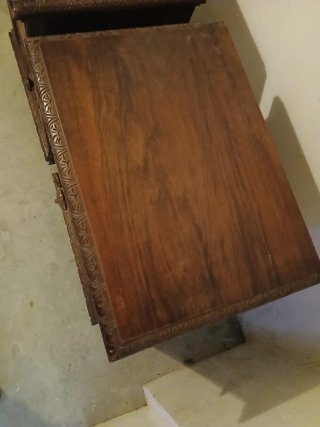 Coppia comodini/mobiletti vintage in legno intarsi