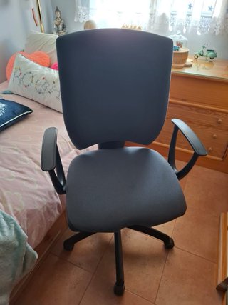 Silla de escritorio gris