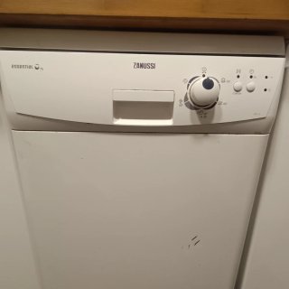 Lavastoviglie Zanussi 45cm (Slim) Funziona perfettamente