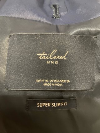 Traje de chaqueta. Juvenil.  MANGO Esta impecable